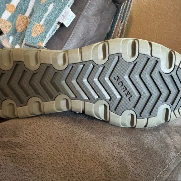 Sorel Sage and Gray Waterproof Boots, rubber sole, size 8.5, NEW - Picture 6 of 7